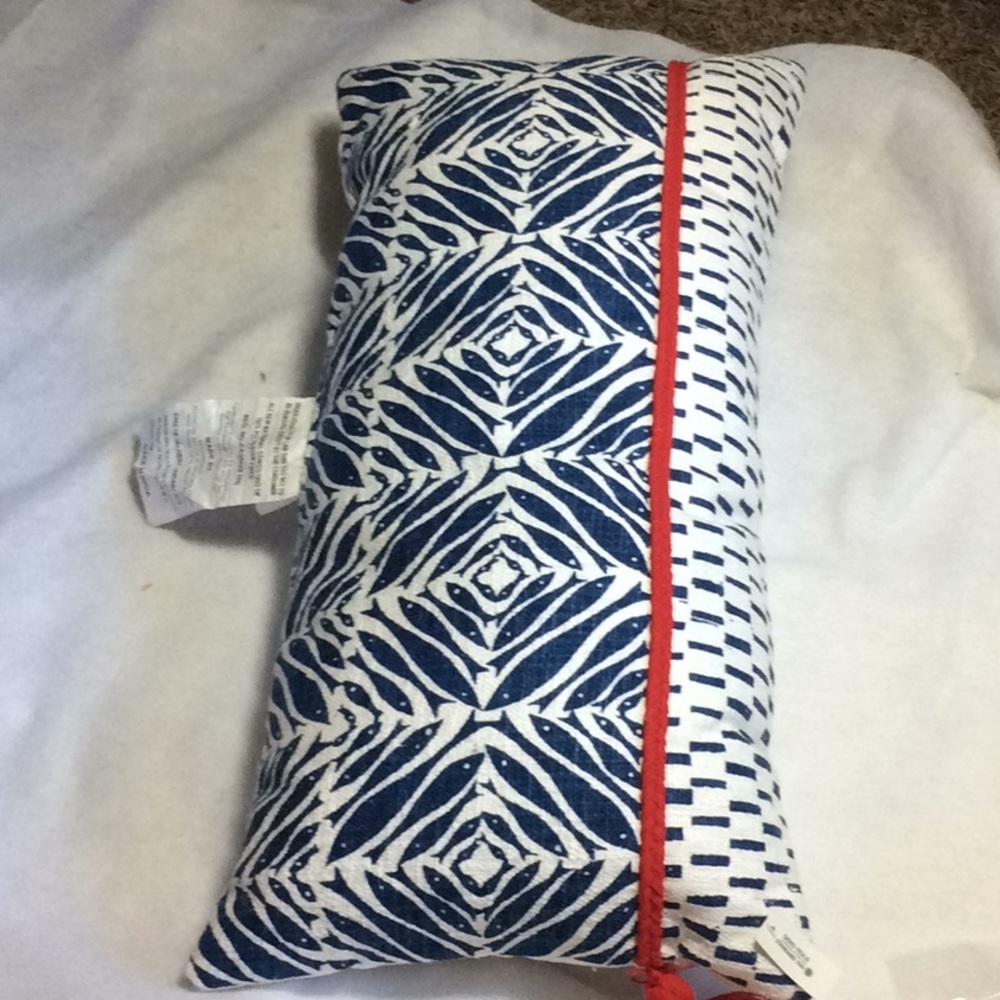 Throw pillow